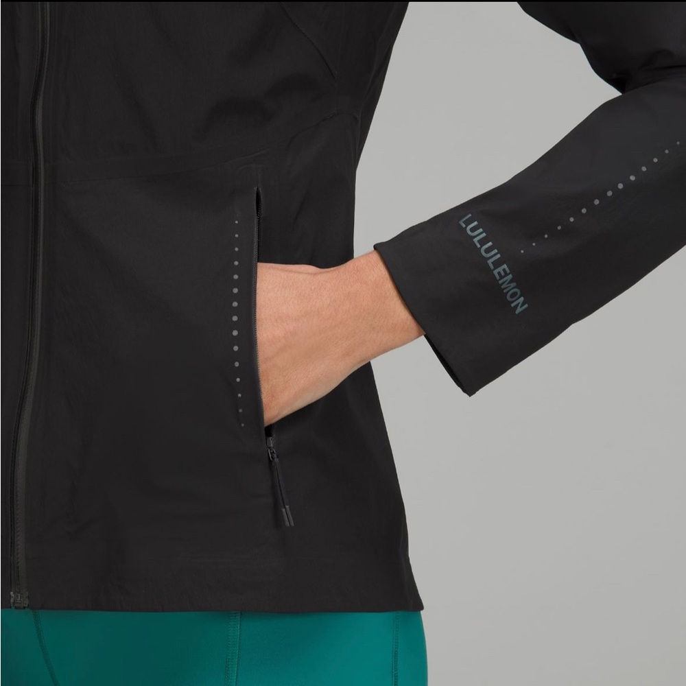 Lululemon Fast and Free Windbreaker - Picture 13 of 14